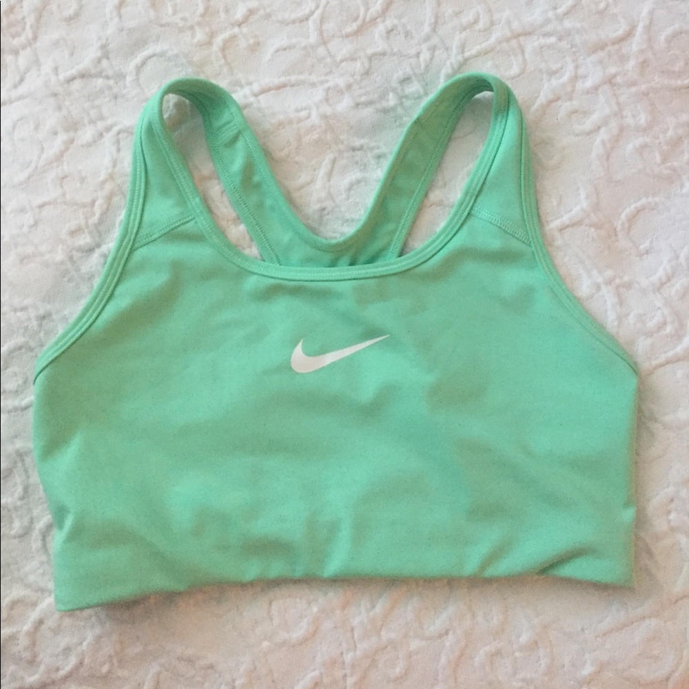 NWOT Nike mint dri-fit sports bra