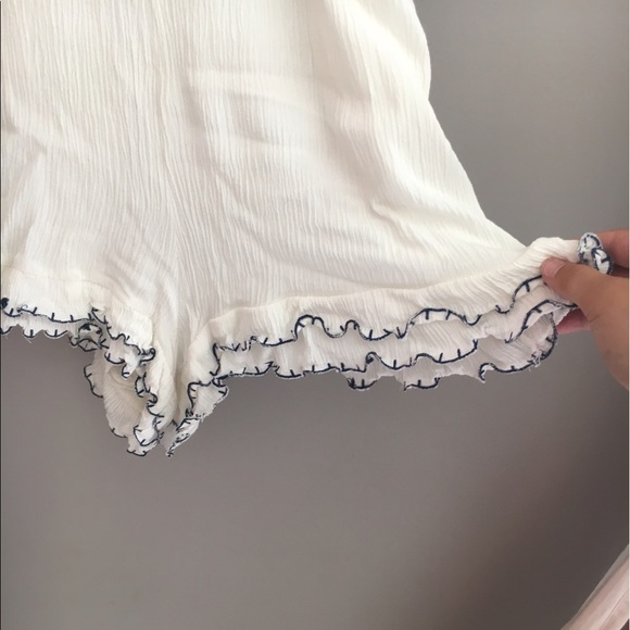 Gorgeous floral embroidered romper - Picture 4 of 4