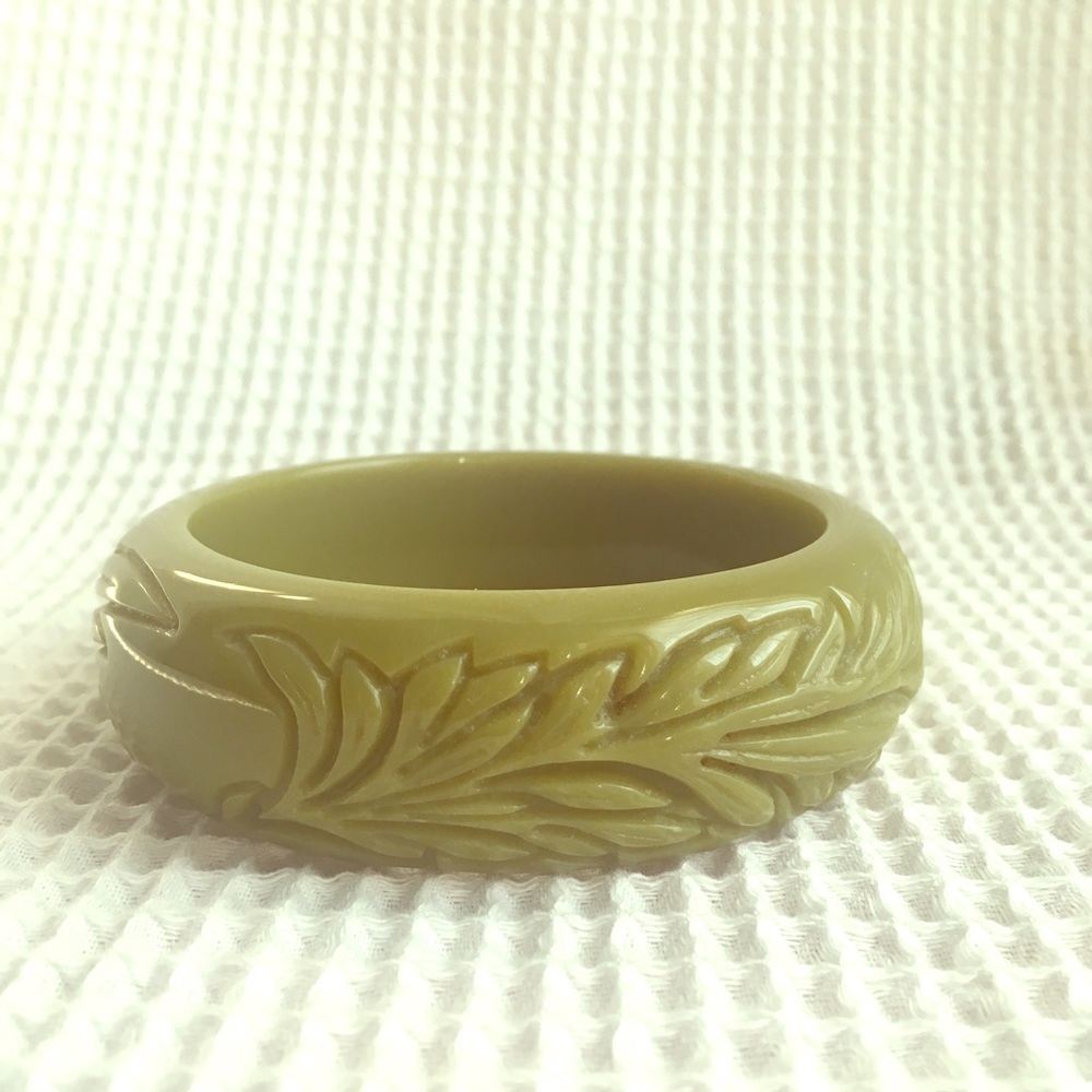 Bangle bracelet