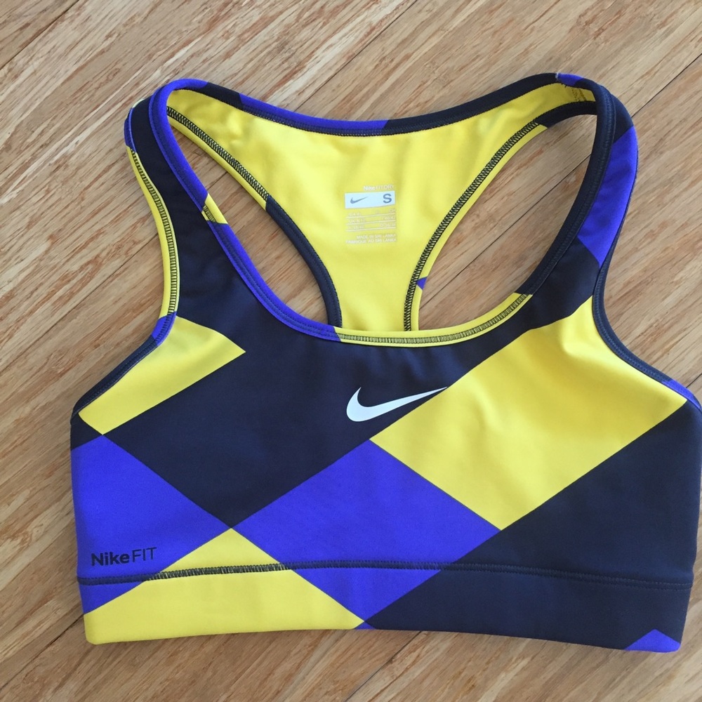 Nike sports bra size S