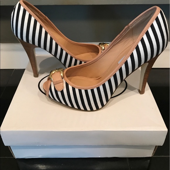 Steve Madden Shoes - Steven Madden Peep Toe Pumps