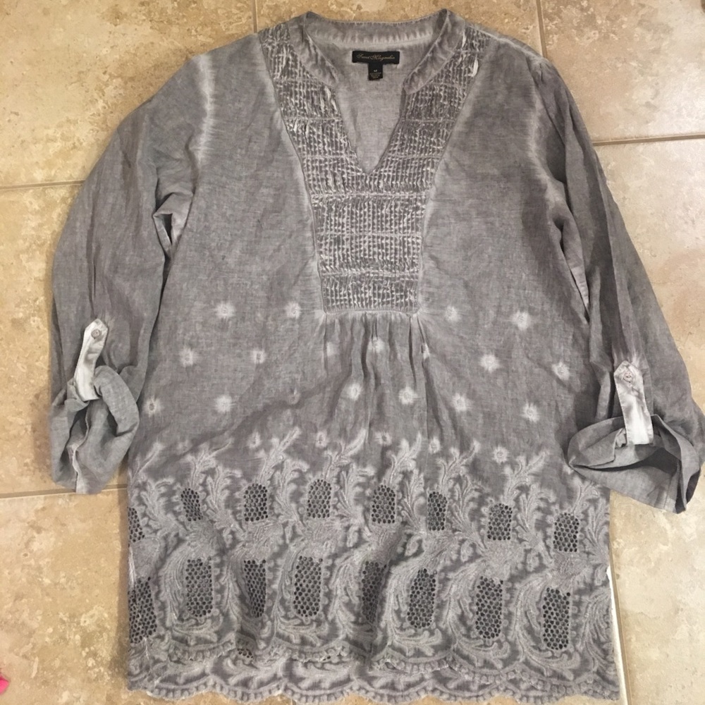 Sweet magnolia grey tunic tab sleeves detail cute