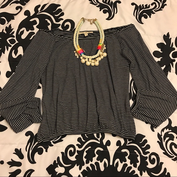 Off-shoulder Navy Blue & White Express Shirt - Picture 2 of 5