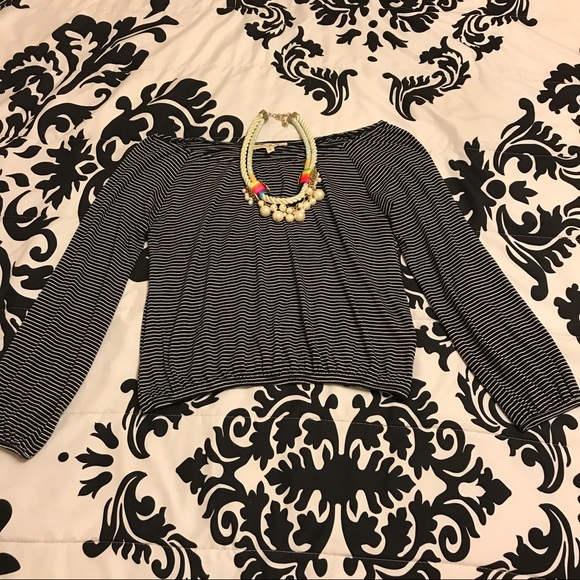 Off-shoulder Navy Blue & White Express Shirt - Picture 3 of 5