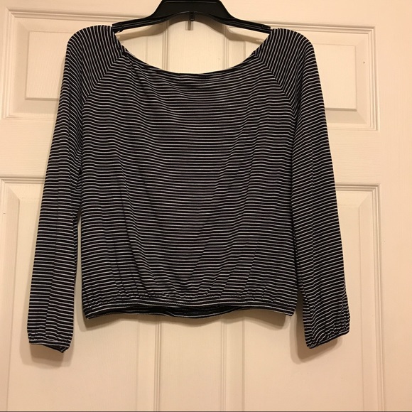 Off-shoulder Navy Blue & White Express Shirt - Picture 5 of 5