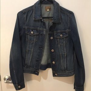 Barely worn American Eagle jean jacket!