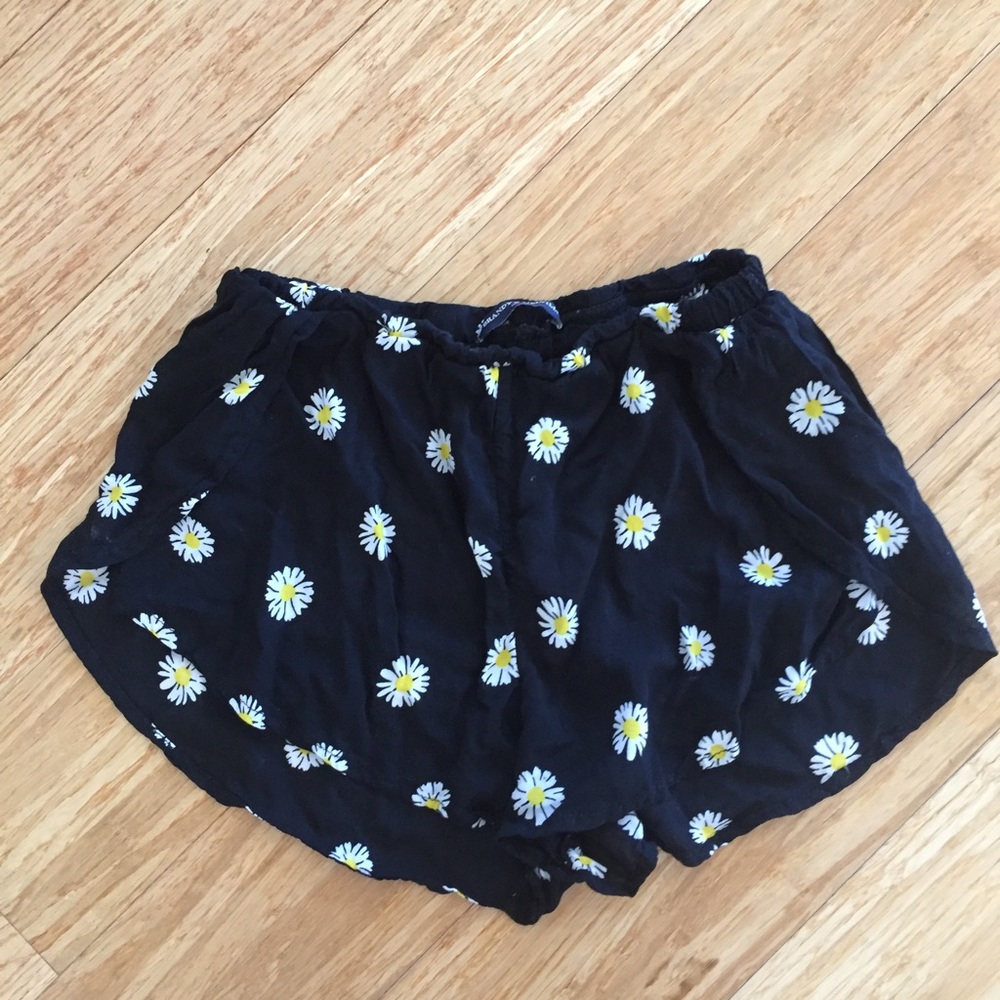 Brandy Melville Daisy shorts