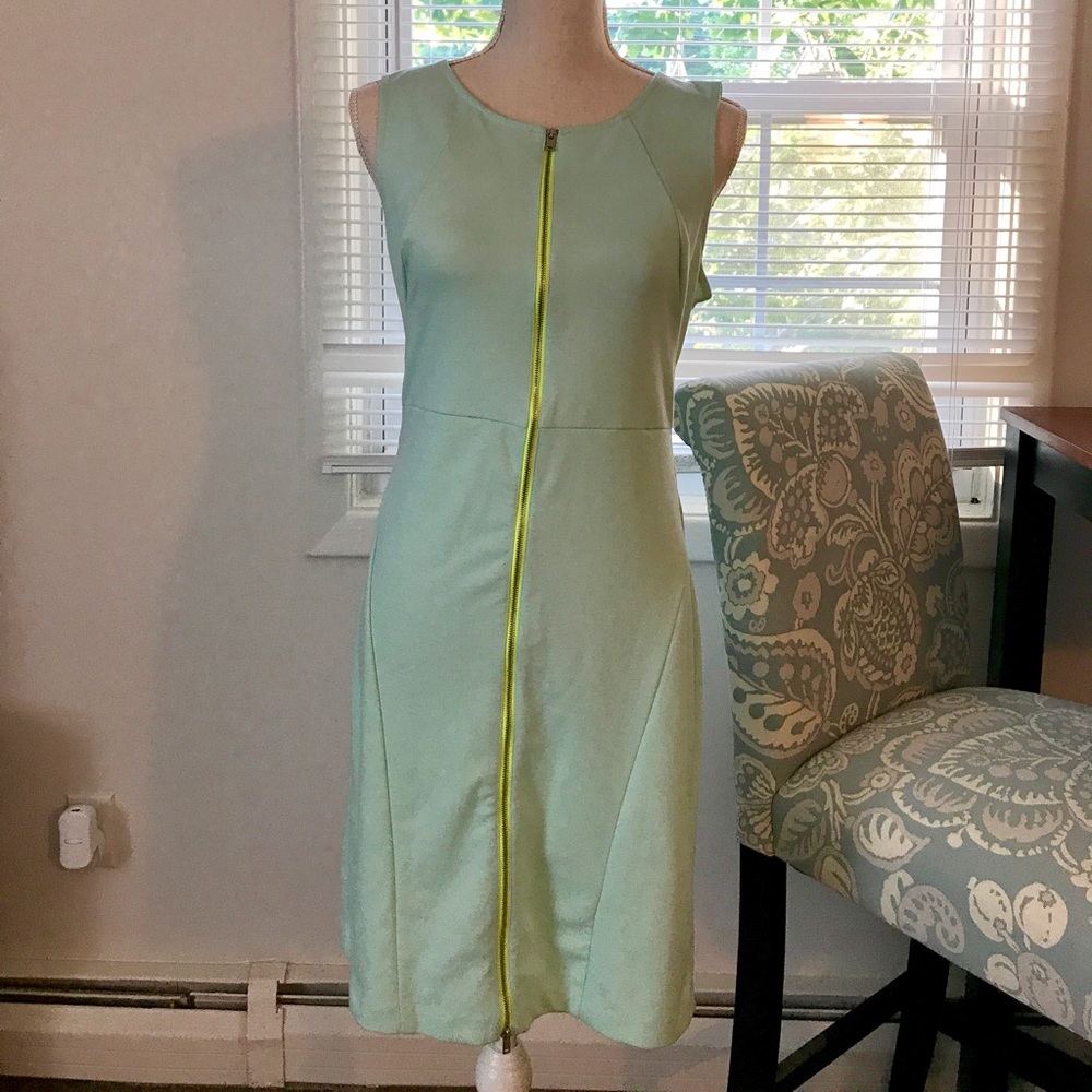 Mossimo dress - Picture 2 of 3