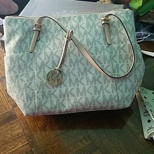 Michael Kors logo white &gold