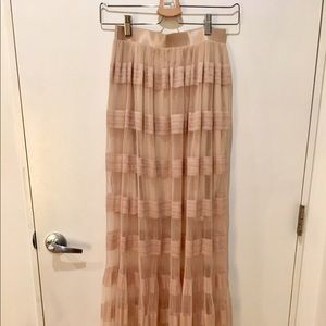 Cream maxi skirt from H&M ✨