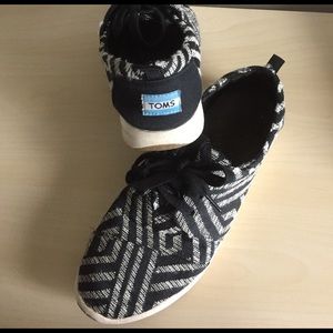Toms sneakers
