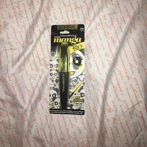 I'm selling this beautiful mascara from L'Oréal