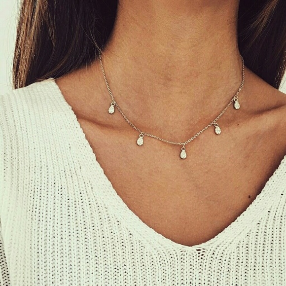 Wild Rose Boutique Jewelry - *sale* Dainty crystal teardrop necklace