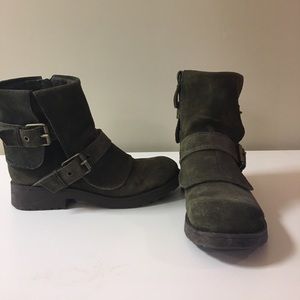 Nine West army green booties