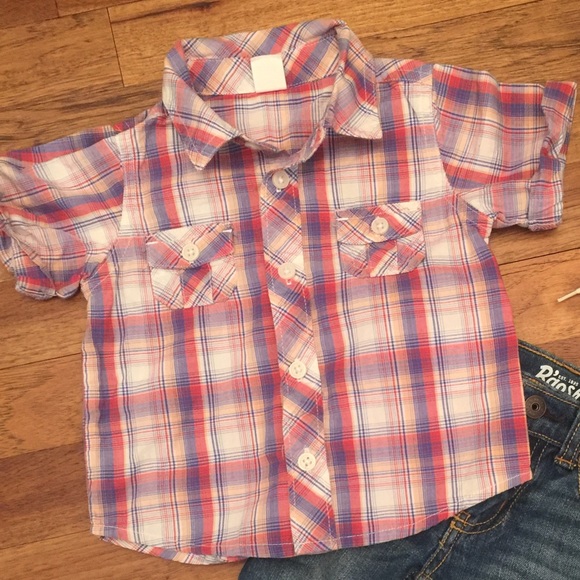Old navy plaid button down - Picture 2 of 5