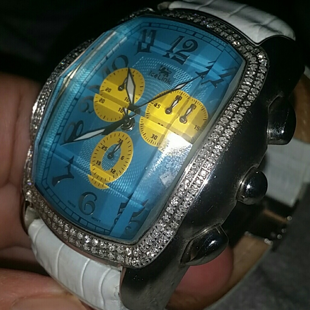 Watch - Picture 3 of 3