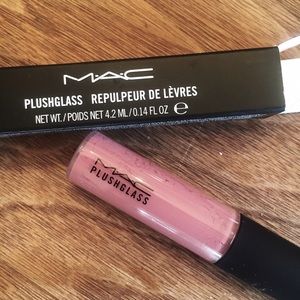 MAC Ample Pink Plushglass