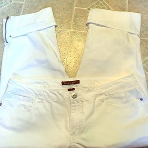 Cute size 16 white capris from Baccini!