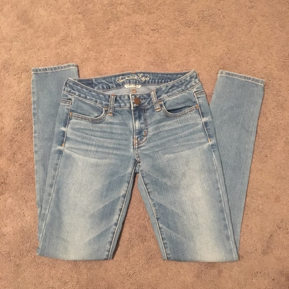 SALE!!! Barely worn! American Eagle skinny jeans