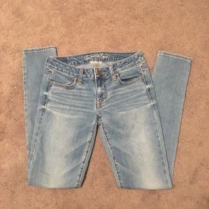 SALE!!! Barely worn! American Eagle skinny jeans