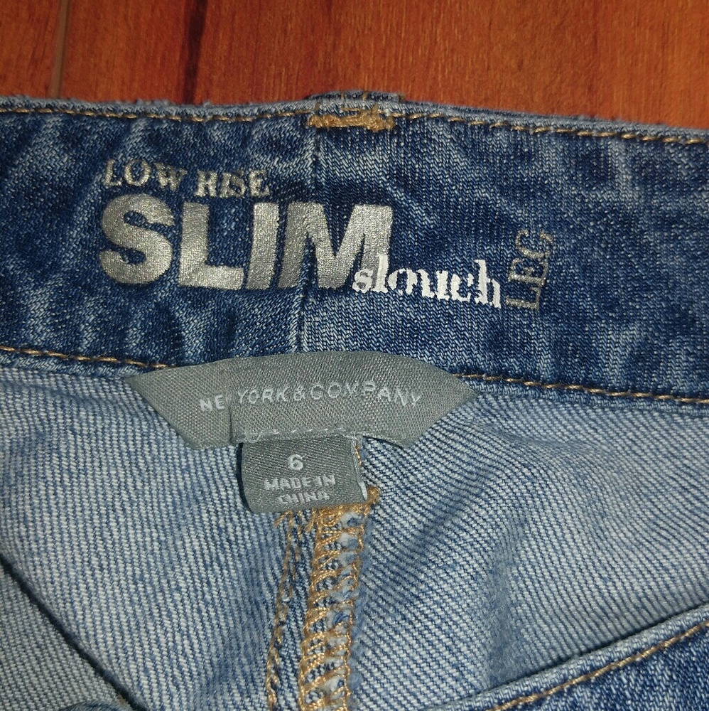 Low Rise Ripped Boyfriend Jeans - Picture 4 of 4