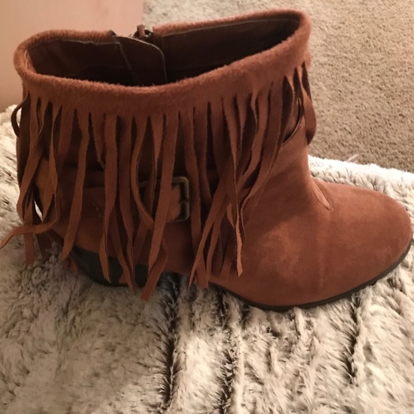 Brown fringed booties - Picture 3 of 5
