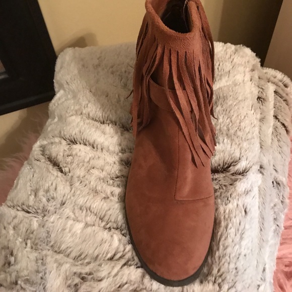 Brown fringed booties - Picture 4 of 5