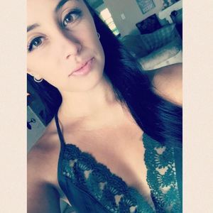 Meet your Posher, Desiree