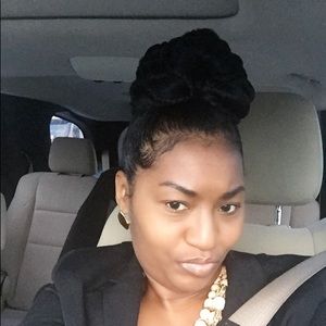 Meet your Posher, Crystal