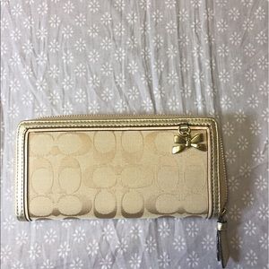 SALE🌸Coach  wallet 🌸