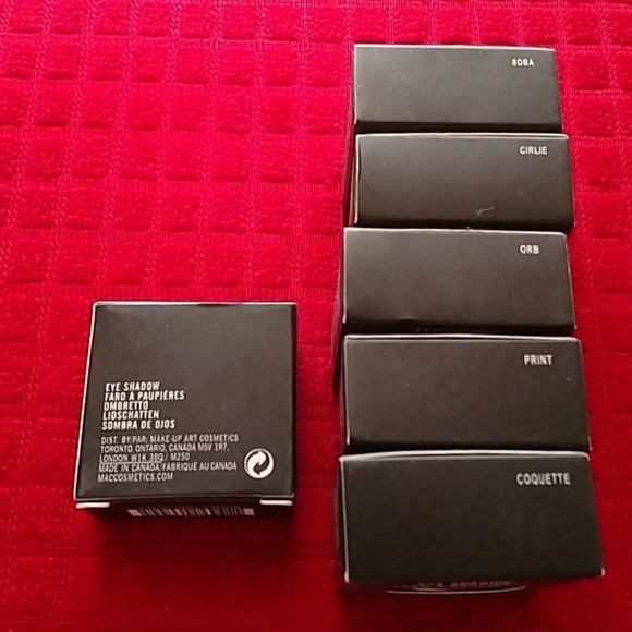 MAC eyeshadows - Picture 3 of 4