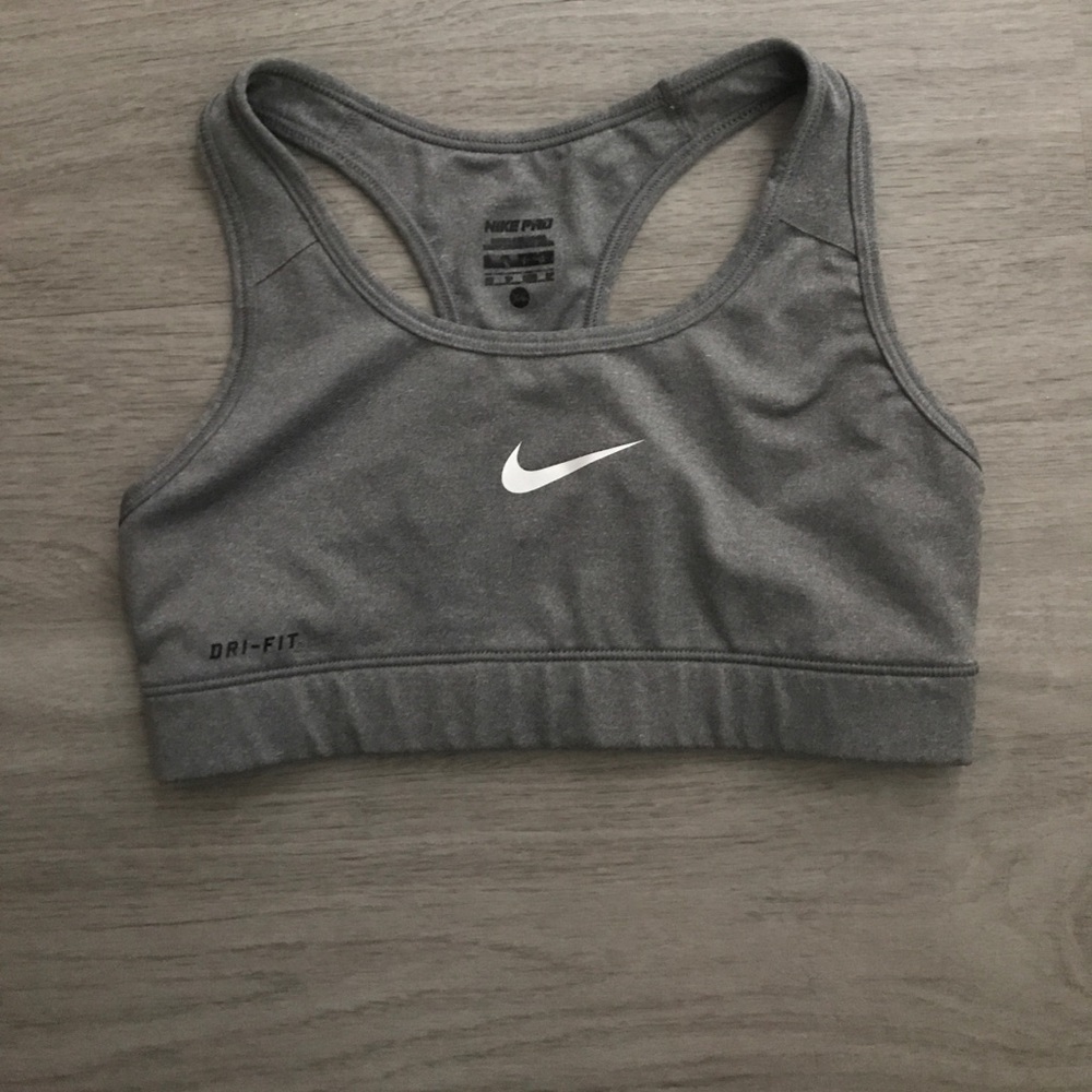 Nike pro sports bra