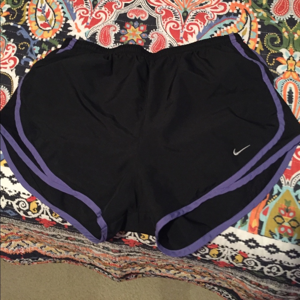 WOMENS NIKE SHORTS PERFECT CONDITION
