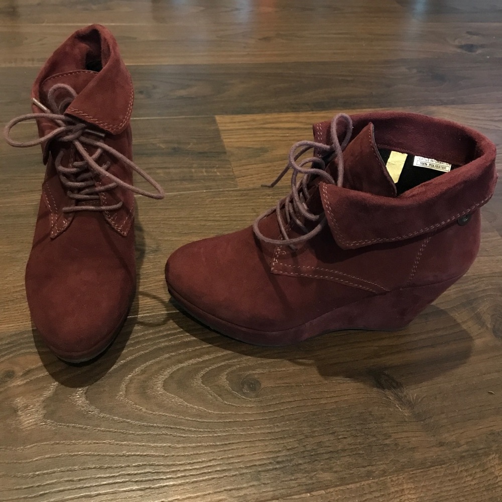 Steve Madden Maarkee Wine Suede Wedge Booties