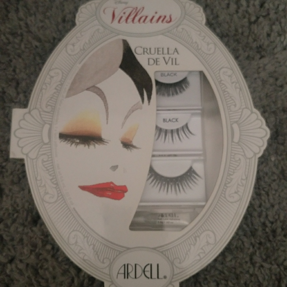 Cruella lashes