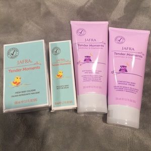 Bundle of baby bath/ diaper cream products. New