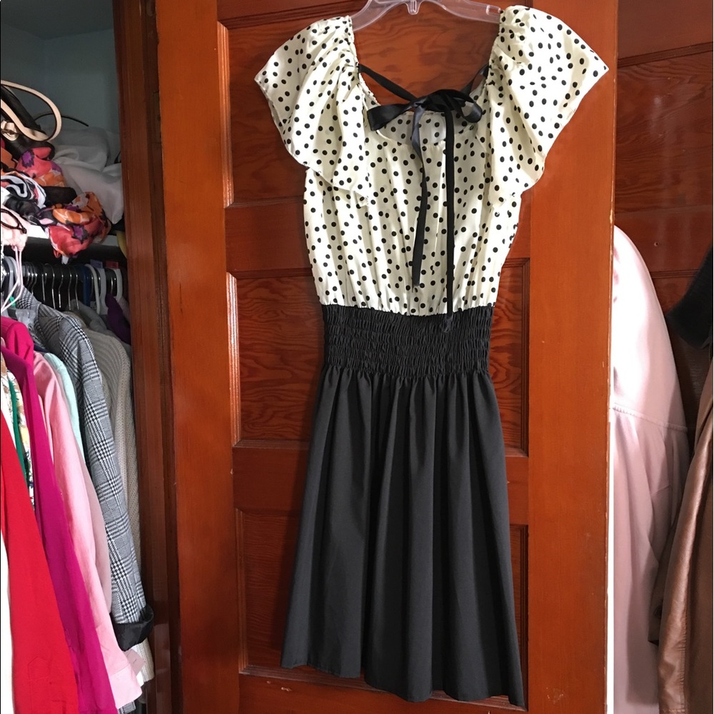 Dress - Picture 2 of 2