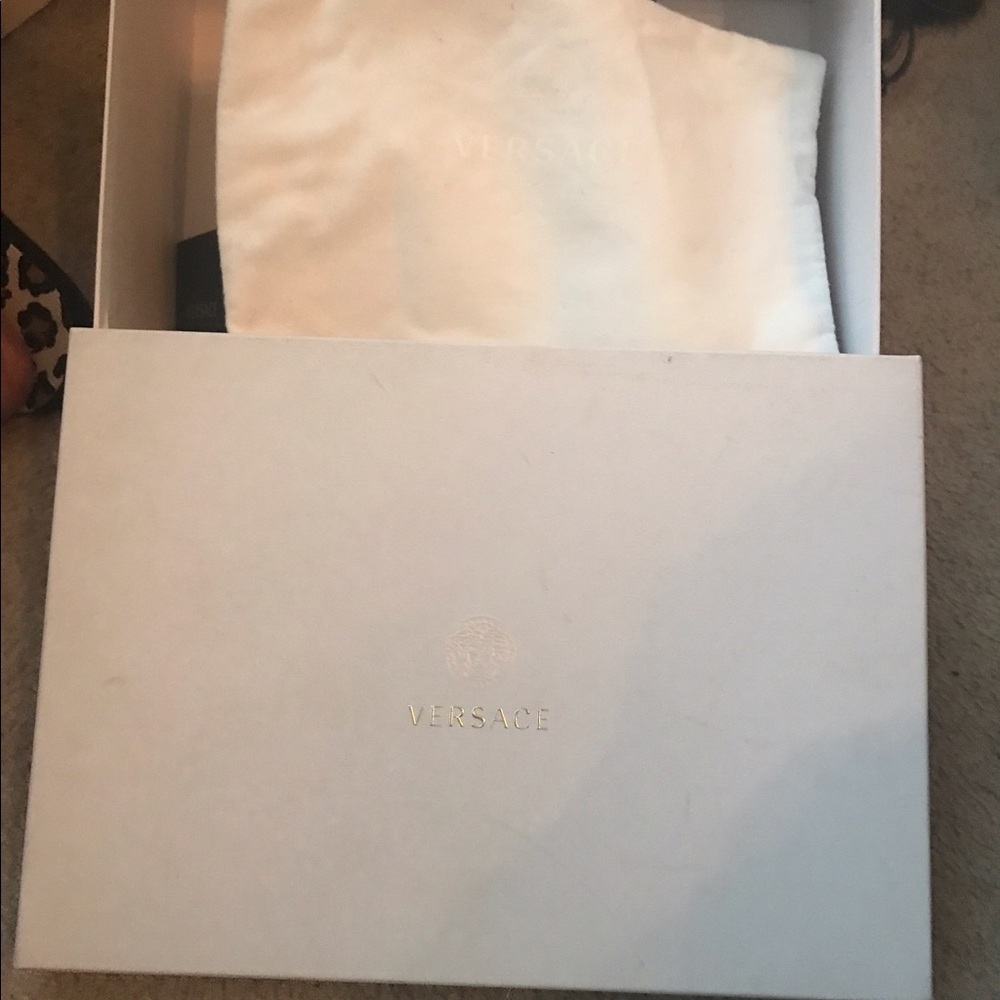 Versace signature medusa head sandals sz 7 pink