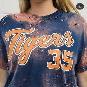 bleached and distressed tigers tee