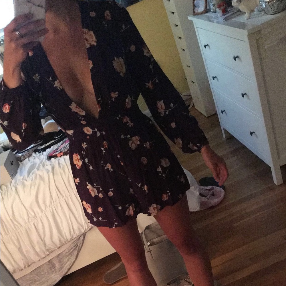 Floral Romper 🌸 - Picture 5 of 5