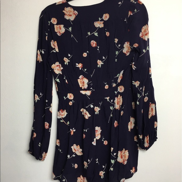 Floral Romper 🌸 - Picture 2 of 5