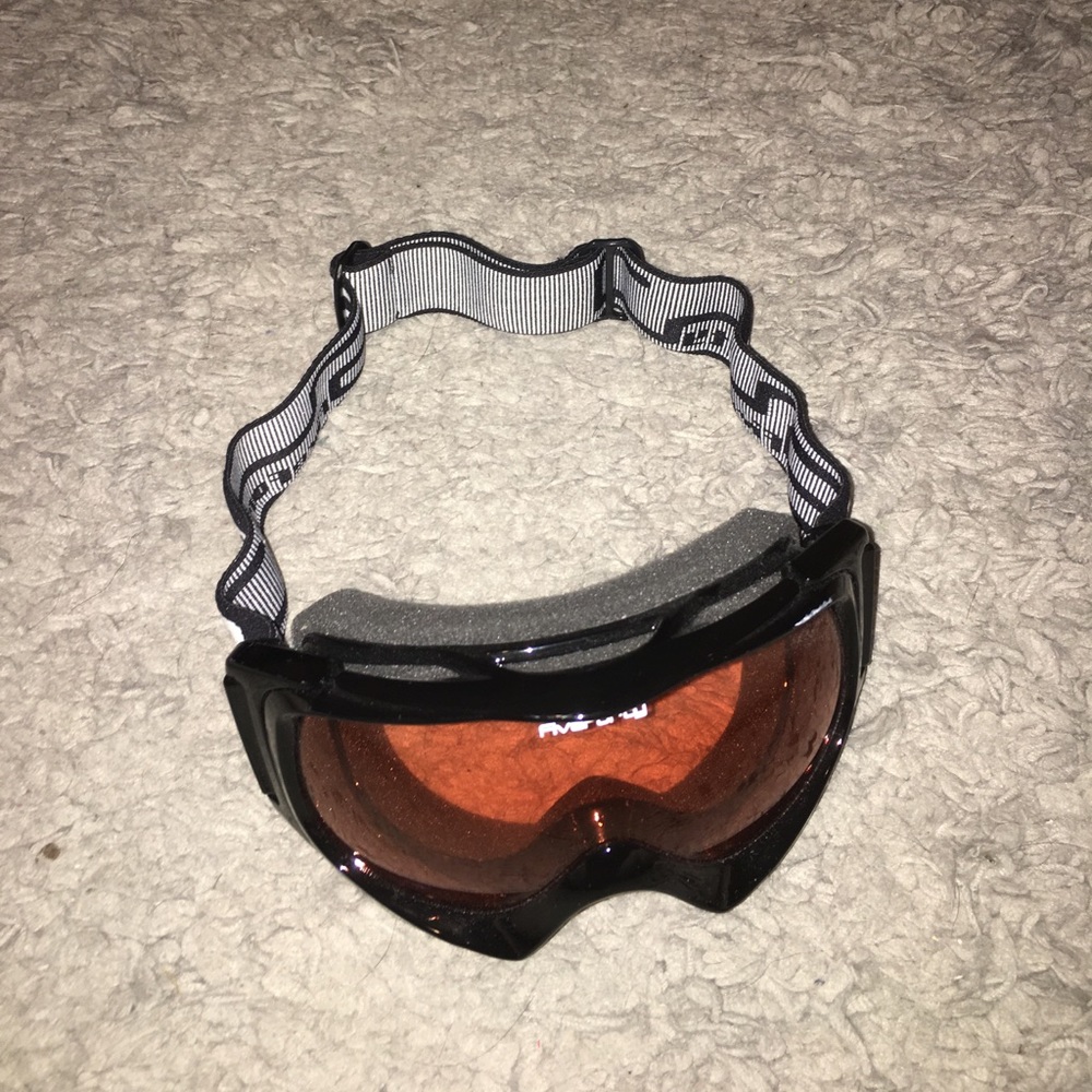 FiveForty BRAND NEW ski/snowboard goggles