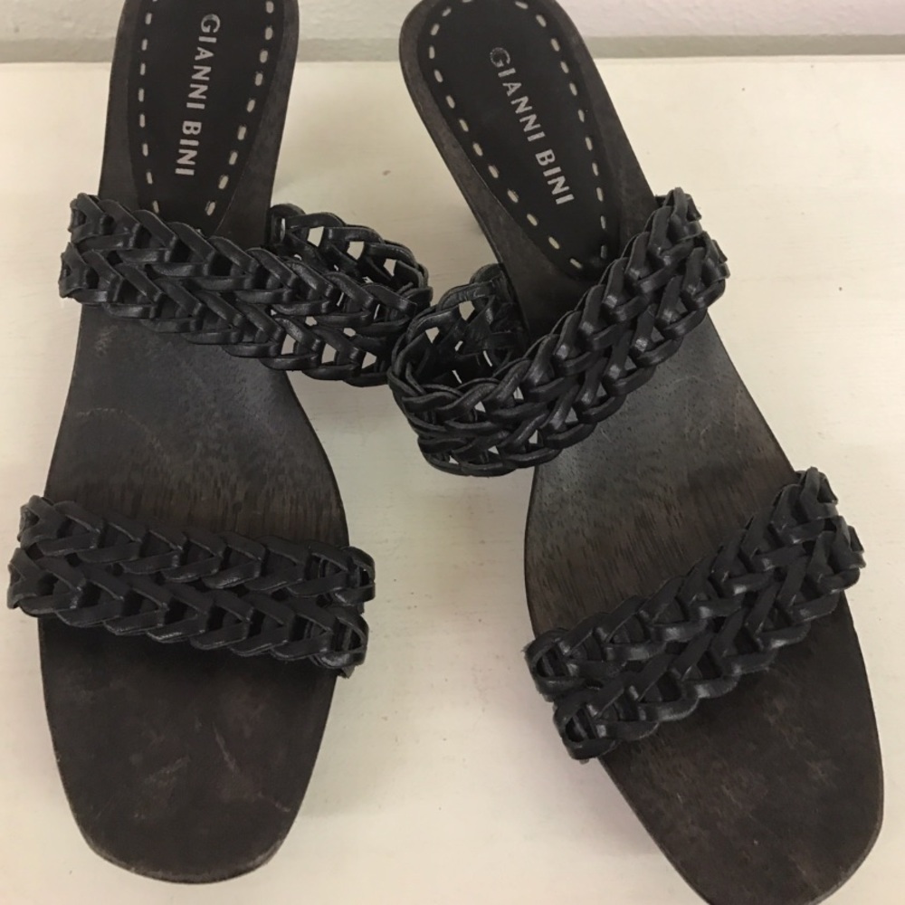Gianni Bini wooden and leather Sandals
