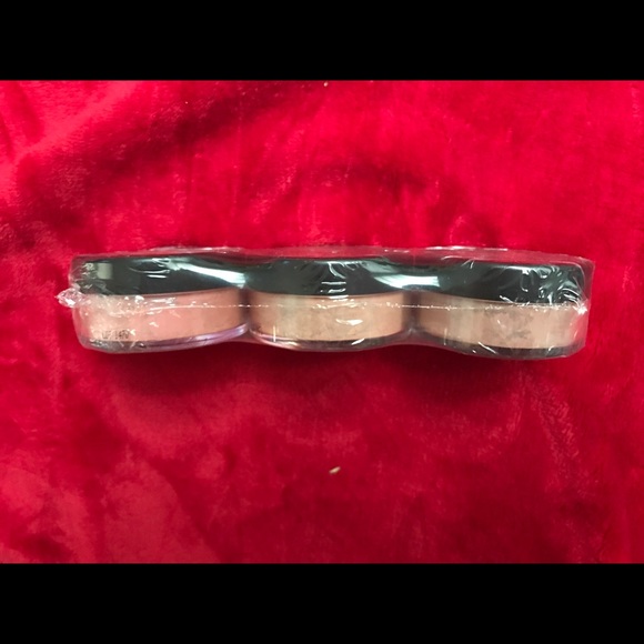 Trio MICA Beauty Cosmetics Mineral Blush Powder - Picture 2 of 7