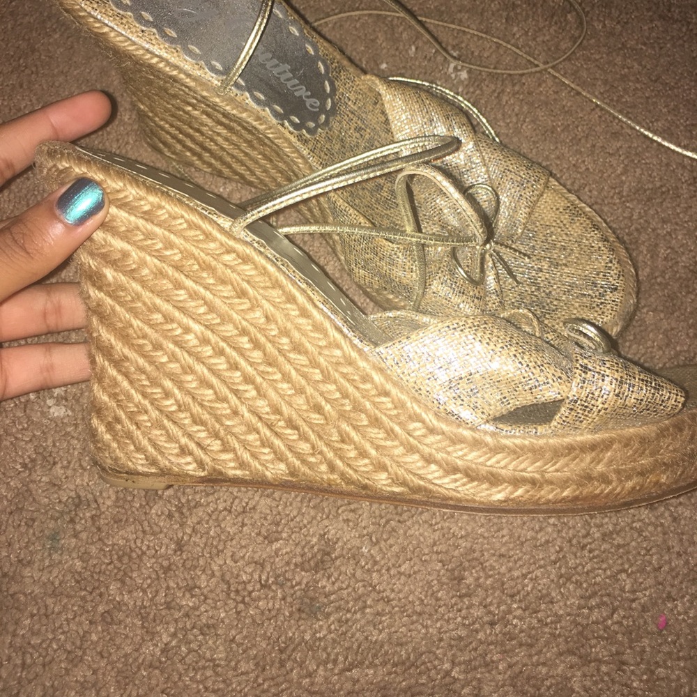 NEVER WORN JUICY COUTURE WEDGES