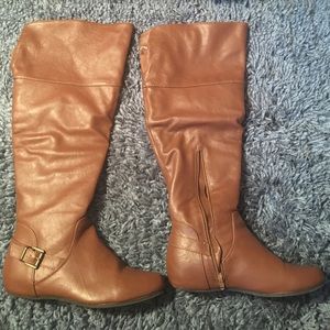 Knee high casual boots