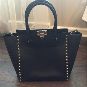 NAVY Valentino bag w/ detachable straps