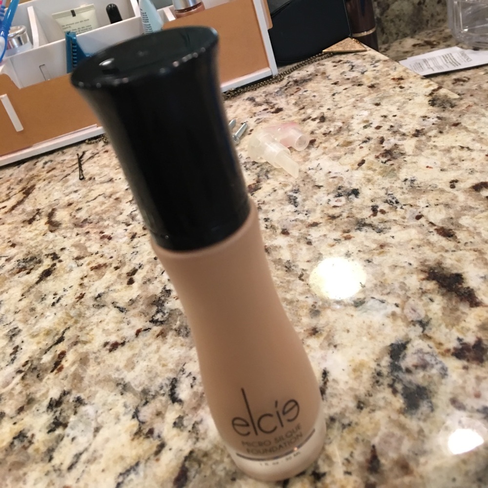 Elcie foundation warm ivory