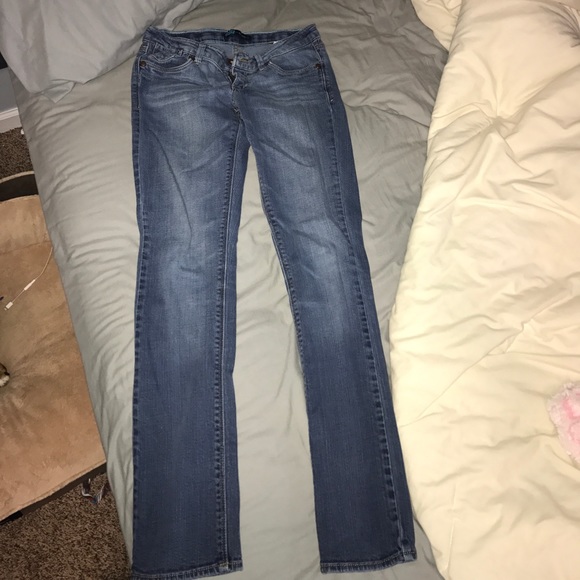 Levi's Jeans - Picture 2 of 4