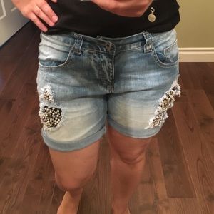 Jeans shorts with gemstones
